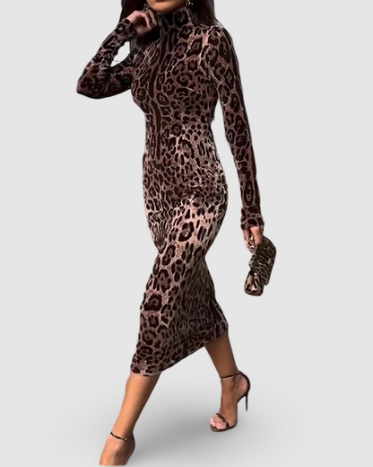 Vivienne | Form-fitting turtleneck dress with leopard print